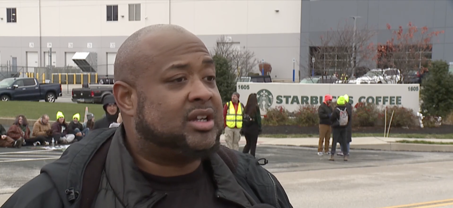 Security Officers Stand in Solidarity with Starbucks Workers
